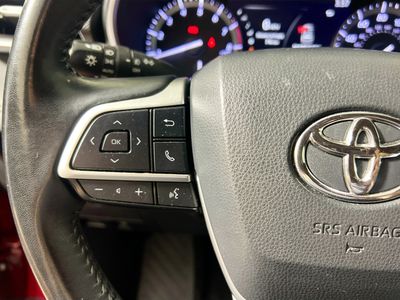 2022 Toyota Highlander - Photo 16
