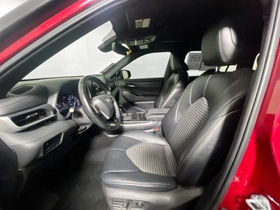 2022 Toyota Highlander - Photo 12