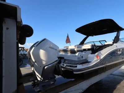 2025 Sea Ray SLX 280 - Photo 4