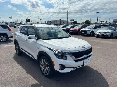 2021 Kia Seltos — rear three-quarter view