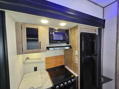 2021 Forest River RV Cherokee Arctic Wolf Suite - Photo 38