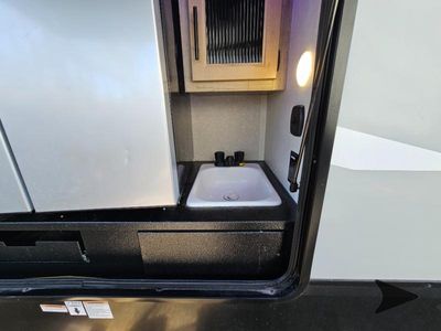 2021 Forest River RV Cherokee Arctic Wolf Suite - Photo 27