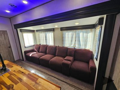 2021 Forest River RV Cherokee Arctic Wolf Suite - Photo 33