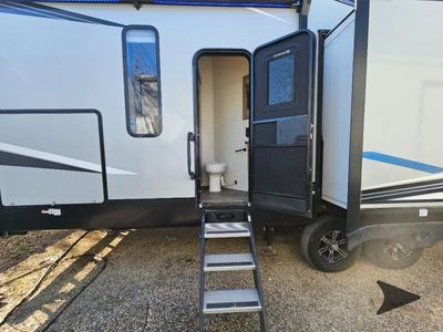 2021 Forest River RV Cherokee Arctic Wolf Suite - Photo 28