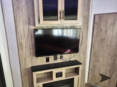 2021 Forest River RV Cherokee Arctic Wolf Suite - Photo 43