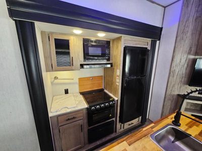 2021 Forest River RV Cherokee Arctic Wolf Suite - Photo 37