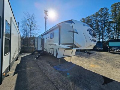 2021 Forest River RV Cherokee Arctic Wolf Suite - Photo 10