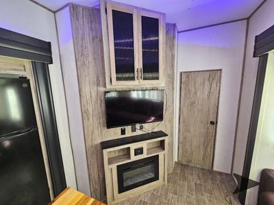 2021 Forest River RV Cherokee Arctic Wolf Suite - Photo 42