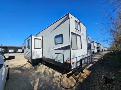 2021 Forest River RV Cherokee Arctic Wolf Suite - Photo 6