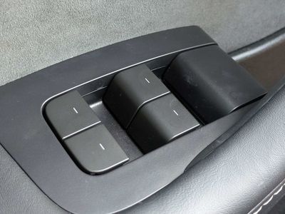 2024 Tesla Model Y - Photo 22