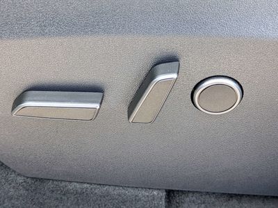 2024 Tesla Model Y - Photo 18