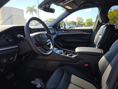 2026 Jeep Grand Cherokee — photo 12 view