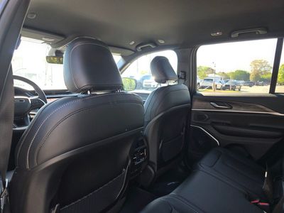 2026 Jeep Grand Cherokee — photo 9 view