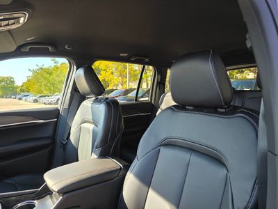 2026 Jeep Grand Cherokee — photo 11 view