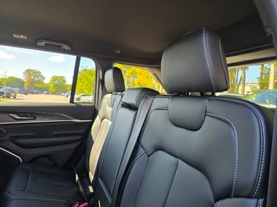 2026 Jeep Grand Cherokee — photo 7 view