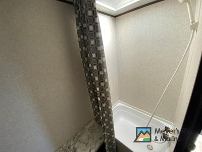 2019 Jayco Jay Feather - Photo 16
