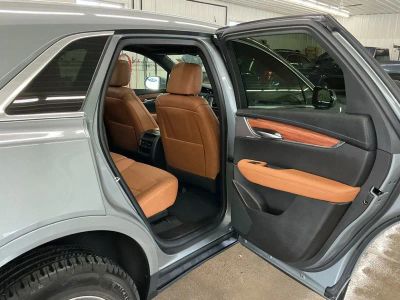 2023 Cadillac XT5 — detail view
