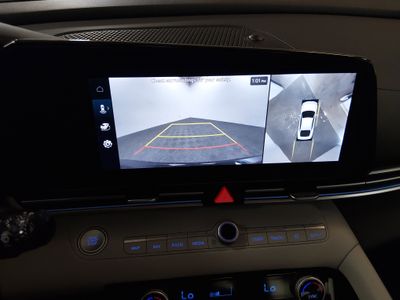 2024 Hyundai Elantra — photo 16 view