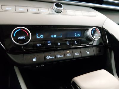 2024 Hyundai Elantra — photo 18 view