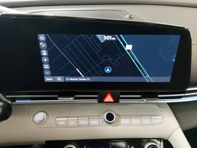 2024 Hyundai Elantra — photo 17 view