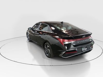 2024 Hyundai Elantra — detail view