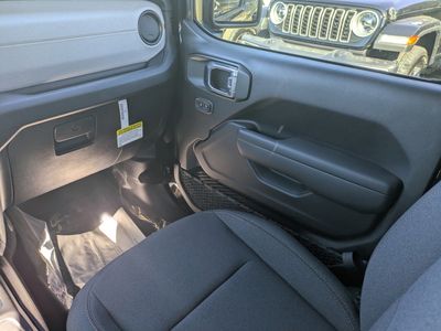 2026 Jeep Wrangler — photo 15 view