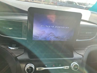 2020 Ford Explorer — photo 8 view