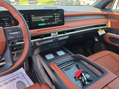 2027 Kia Telluride Hybrid - Photo 13