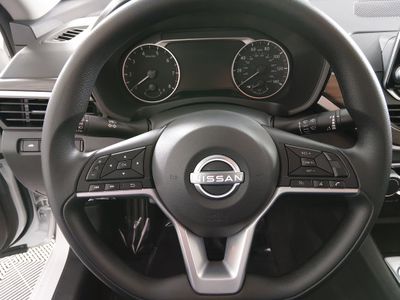2025 Nissan Altima — photo 12 view