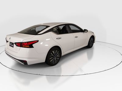 2025 Nissan Altima — photo 7 view