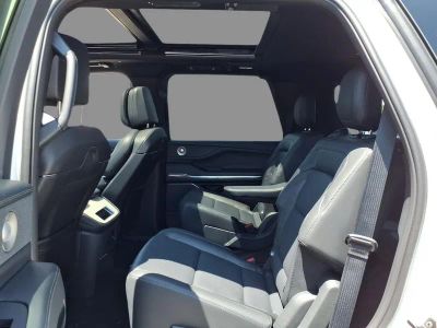 2026 Lincoln Navigator — detail view
