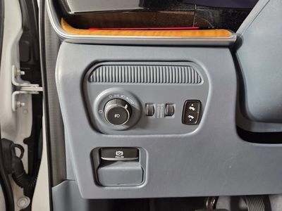 2023 Jeep Grand Wagoneer - Photo 23