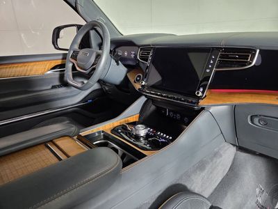 2023 Jeep Grand Wagoneer - Photo 39