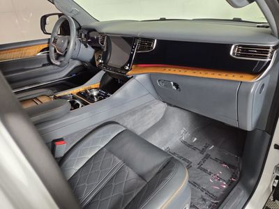 2023 Jeep Grand Wagoneer - Photo 42