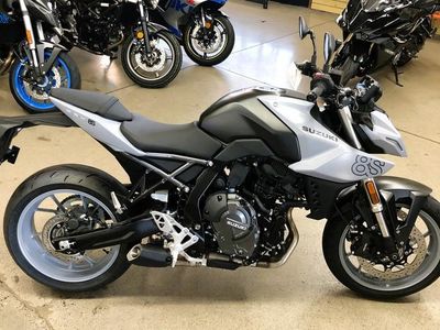 2024 Suzuki GSX-8S - Photo 11