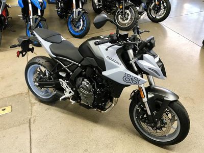 2024 Suzuki GSX-8S - Photo 3