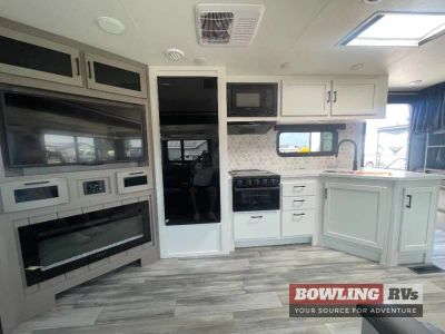 2024 White Hawk 29BH — photo 12 view