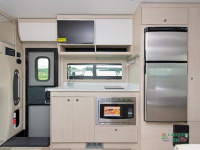 2025 Tiffin Motorhomes Wayfarer - Photo 9