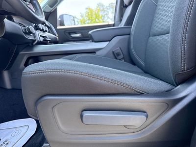 2026 Ram 1500 — photo 11 view