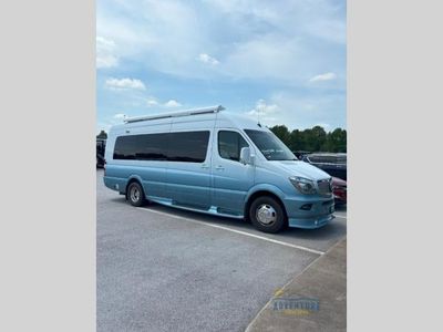 2018 Grand Coach - Photo 1