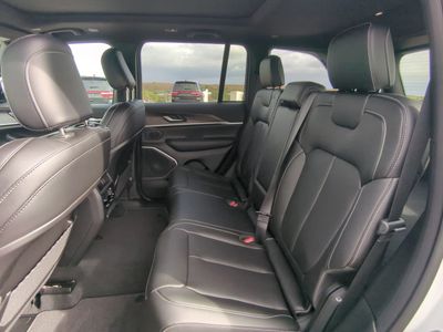 2026 Jeep Grand Cherokee — photo 16 view