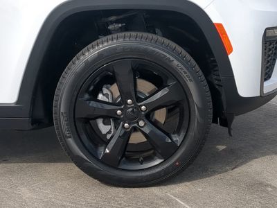 2026 Jeep Grand Cherokee — photo 11 view
