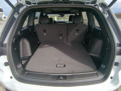 2026 Jeep Grand Cherokee — photo 14 view