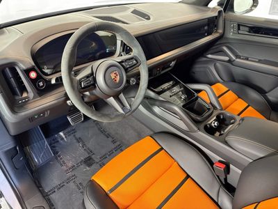 2026 Porsche Cayenne - Photo 4