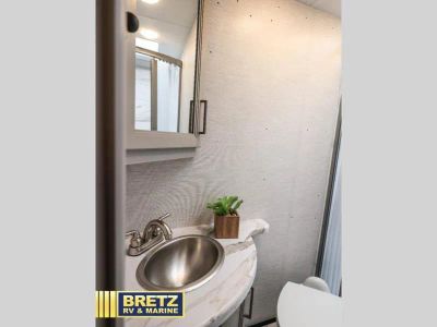 2024 Thor Motor Coach Chateau - Photo 20