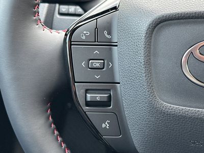 2026 Toyota Prius Plug-in Hybrid — photo 26 view
