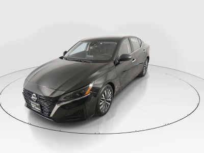 2024 Nissan Altima - Photo 3