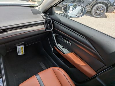 2026 Mazda CX-50 - Photo 17