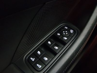 2025 Porsche Panamera - Photo 21