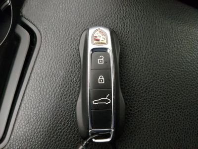 2025 Porsche Panamera - Photo 15